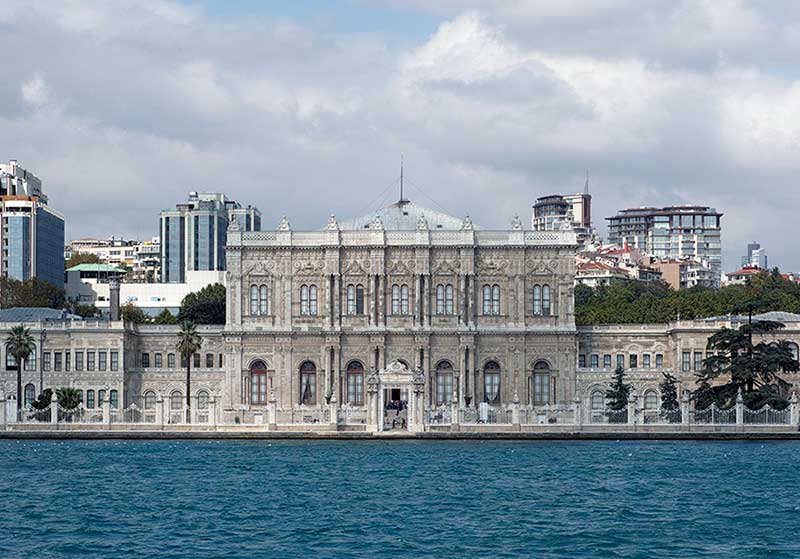 Dolmabahçe Sarayı