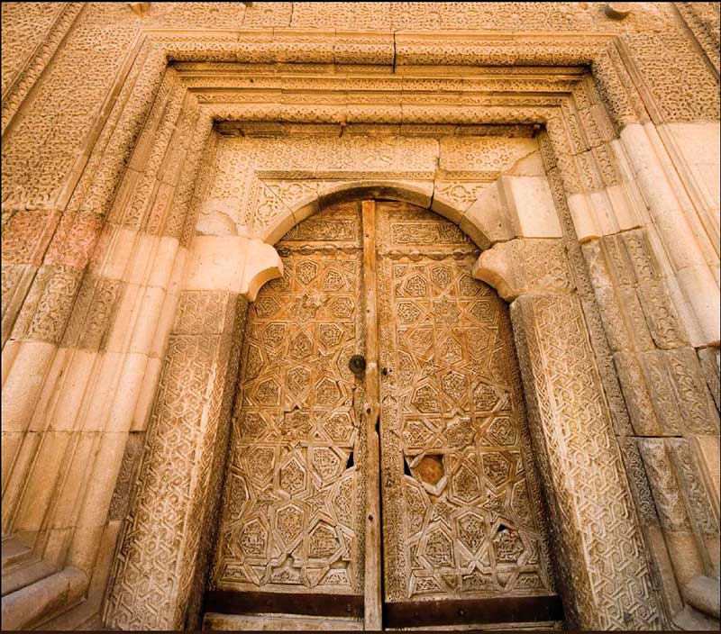 Sungurbey Cami Gotik motifli kapısı